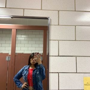 Meet your Posher, Iris